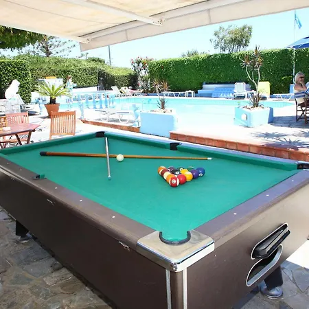Aparthotel Villa Anna 3*