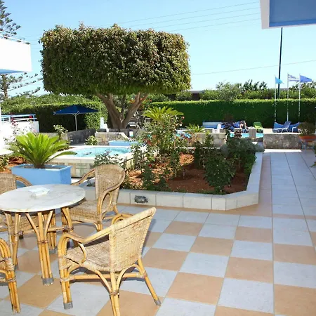 מלון דירות Villa Anna 3*